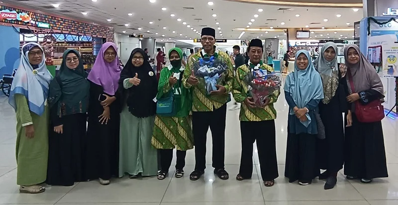 Guru SD Musix Lepas 2 Rekannya Umrah