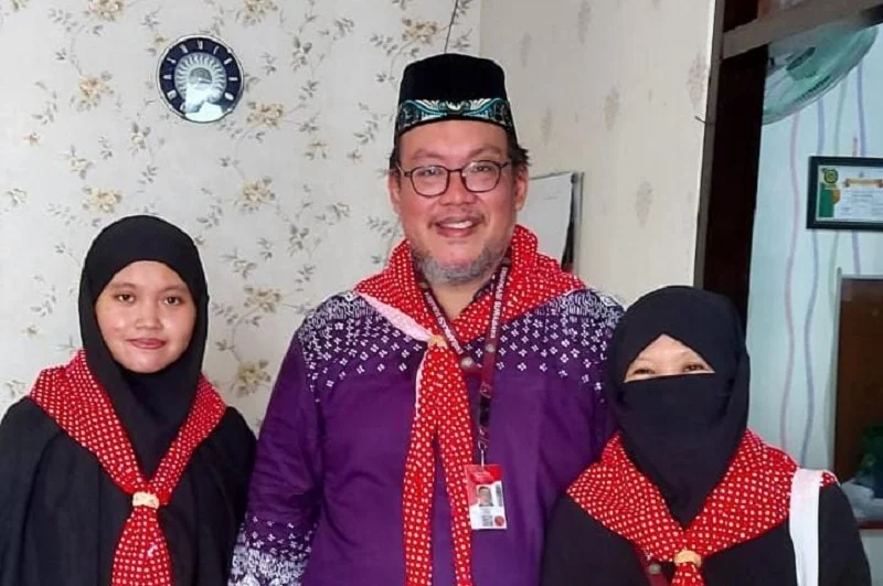 Penantian 13 Tahun, Guru SDMM Ini Akhirnya Berangkat Haji