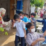 Halal Bihalal Keliling Kampung ala SD Kreatif