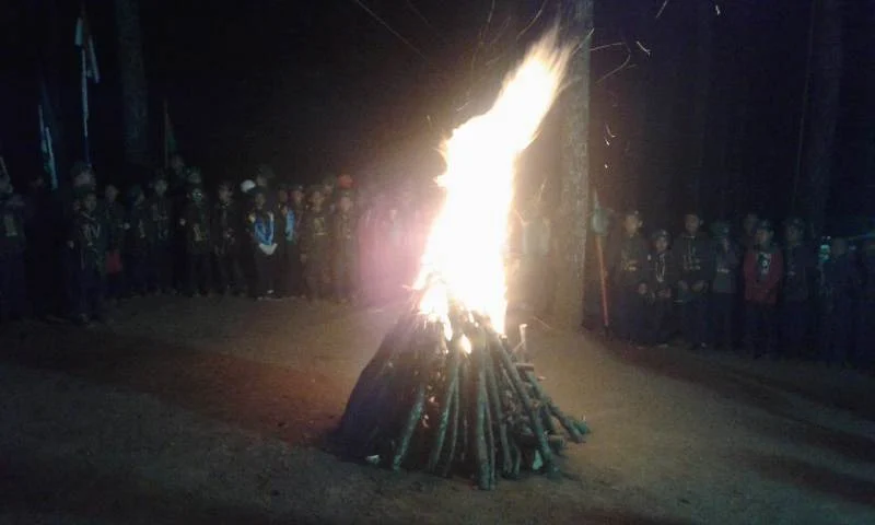 Begini Makna Api Unggun yang Dinyalakan dalam Perkemahan HW