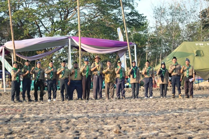Ditandai Melepas Merpati, Kemah Siar HW Balongpanggang Dibuka