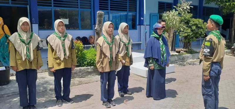 Panas Terik Anggota HW Ini Gelar Upacara