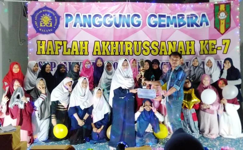 Piala Bergilir Itu Akhirnya Jatuh ke Kelas 8