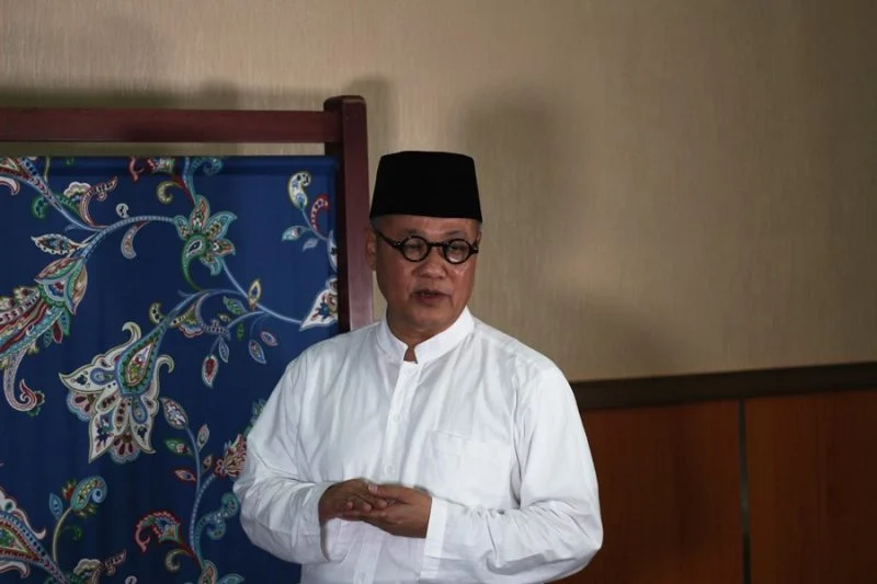 Tak Selamanya Tangan di Atas Itu Bermakna Memberi, tapi Ada juga yang Berarti Meminta