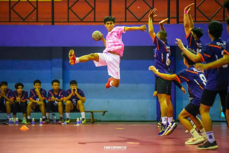 Kado Awal Tahun Baru, Tim SMAMX Juara Handball