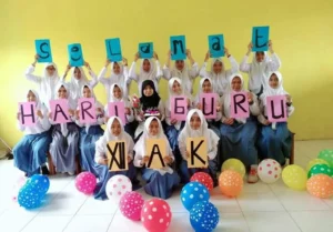 Semarakkan Hari Guru, Para Murid Membuat Kejutan di Setiap Kelas