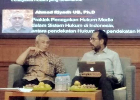 Demokrasi Itu Berisik, Penguasa Gak Bisa Melarang Jangan Gaduh