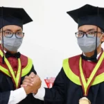 Duo Kembar Asal Madura Jadi Dokter Muda UMSurabaya