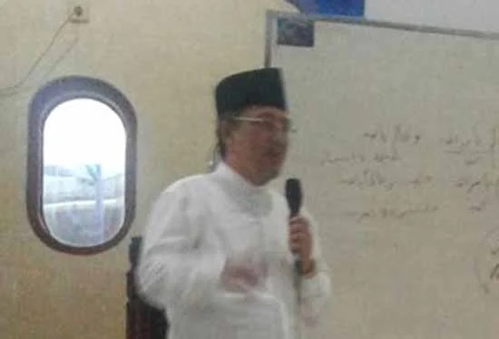 Mengapa Umat Islam Harus Beragama dengan Three in One?