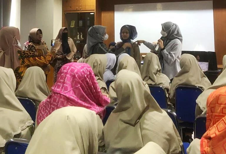 Tutorial Hijab Bikin Cantik dengan Model Ini