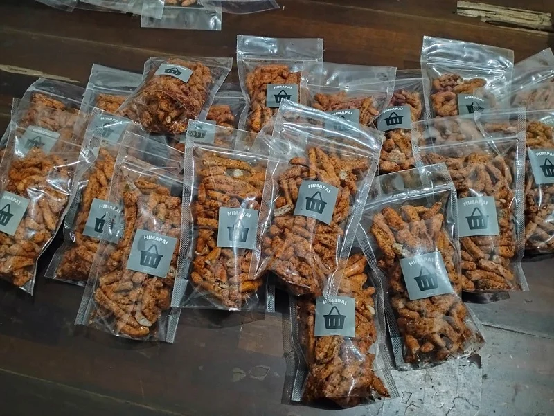 Hima PAI UMG Sukses Jual Basreng Aneka Rasa