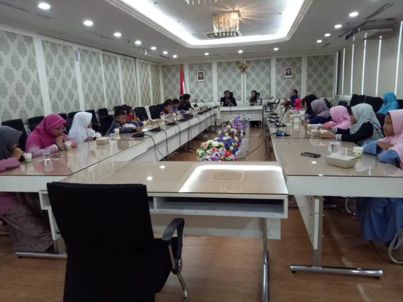 Pertama Kali Kunjungi KBRI, Begini Sikap Anak-Anak Sumberrejo Ini