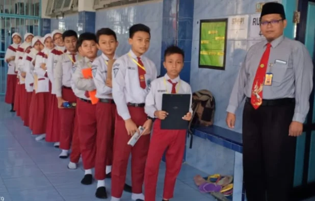 Ikut Ujian Checkpoint Cambridge, Ini Hasil yang Diperoleh Siswa Ini