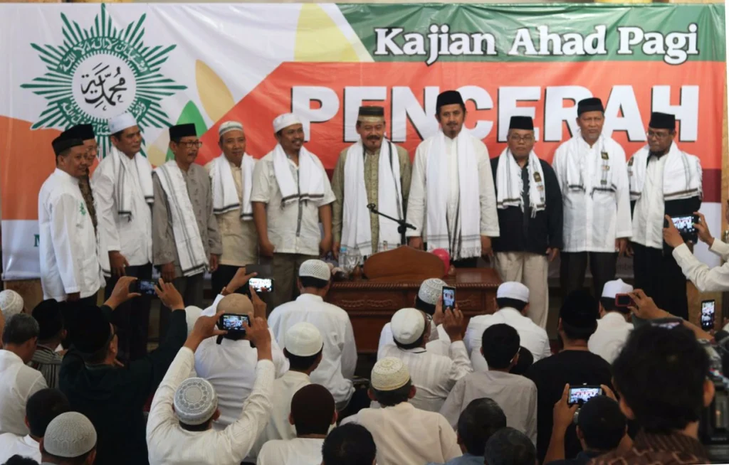 Ajakan ‘Om Tobat Om’ Mengemuka pada Pengajian Pencerah di Surabaya