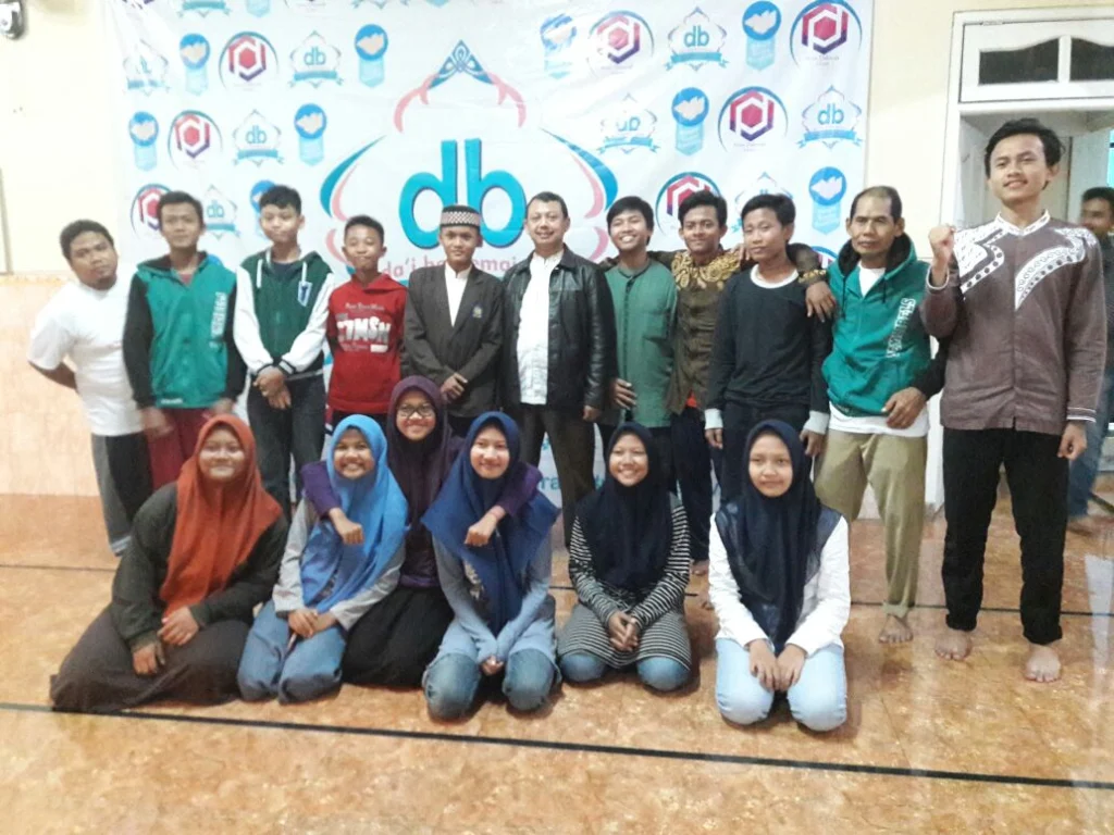 Remaja-Remaja yang Aneh dan Langka di Malam Tahun Baru