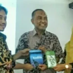 Inspiratif! Ketua dan Sekretaris Majelis Pustaka dan Informasi Gresik Kompak Launching Buku 