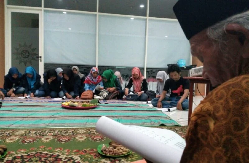 Mahasiswa Unesa Surabaya Serbu Sekolah Macapat Gresikan