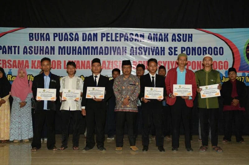 Lazismu Biayai Santri Panti Asuhan Kuliah Kedokteran