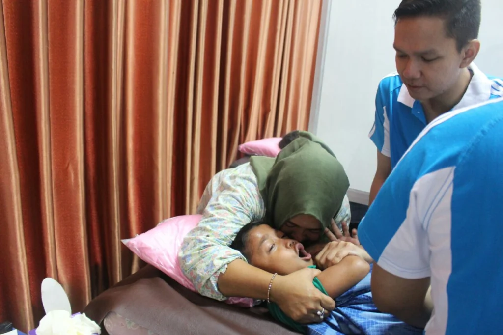 Aduuh, Ma Sakit…., Teriak Anak yang Ikut Khitan Massal Lazismu