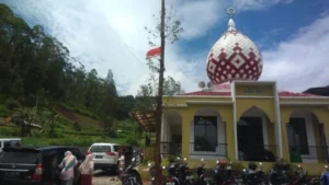 Wow! Sarung dan Mukena Masjid Ini Dicuci Tiap Hari