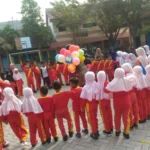 Tadabur Alam dan Menerbangkan Cita-Cita Mewarnai Masa Taaruf MIM 23