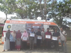 Muhammadiyah Pare Blusukan ke Lorong-Lorong Pasar, Ajak Pedagang dan Pengunjung Peduli Gempa Lombok