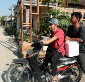 Spiritual Journey Smamio, Mengajak Siswa Kota Menjalani Kehidupan ala Masyarakat Kecil Desa: Jual Sayur, Es Wawan …