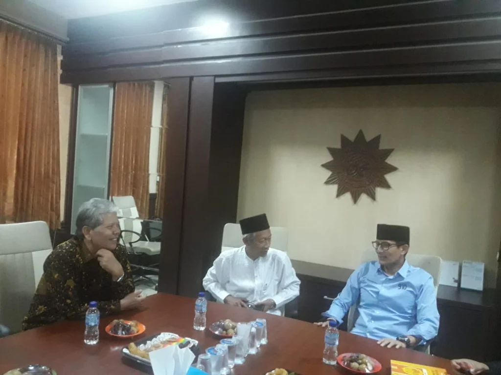 Disambut Hangat, Silaturahmi Sandiaga Uno di Kantor Muhammadiyah Jatim