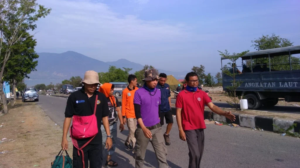 Kehabisan Bahan Bakar, Relawan Medis Muhammadiyah Terpaksa Jalan Kaki dari Pos ke Pos Pengungsi
