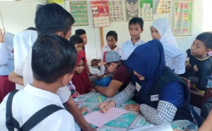 Relawan Medis Muhammadiyah Lakukan Skrining Kesehatan pada Siswa Palu