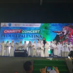 Terima Rapor Sambil Amal Peduli Palestina