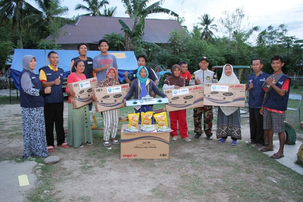 Senangnya Korban Bencana Ini Dapat Bantuan Peralatan Dapur dari Relawan Muhammadiyah