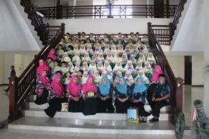 Ketika Anak-Anak TK Aisyiyah Ini Belajar Mengenal Kantor Bupatinya