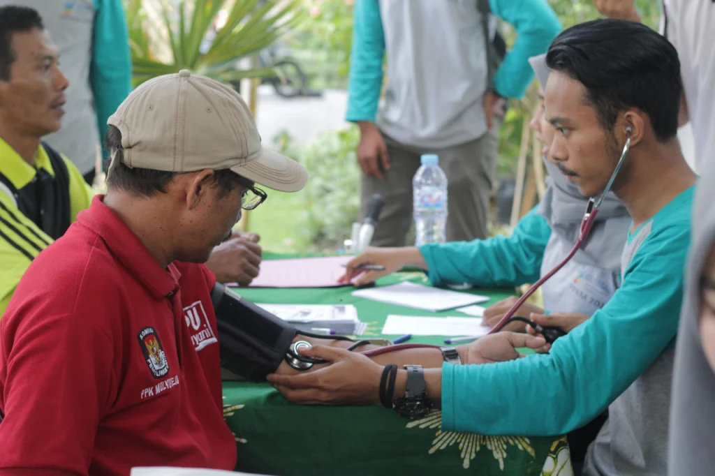Pemilu yang Melelahkan, FIK UMSurabaya Buka Posko Layanan Kesehatan untuk KPPS dan PPK