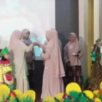 Dapat Kejutan dari Wali Murid, Bunda-Bunda Ini Menangis Haru