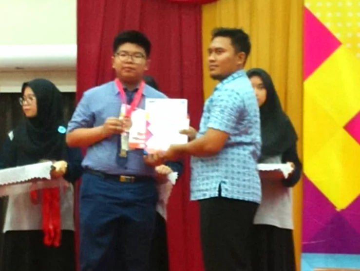 Belajar Keras di Balik Sukses Dua Siswa Spemdalas Ukir Prestasi di Kompetisi Matematika Nasional