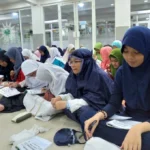 Tangis Haru Warnai Tarawih Pertama Sekaligus Terakhir