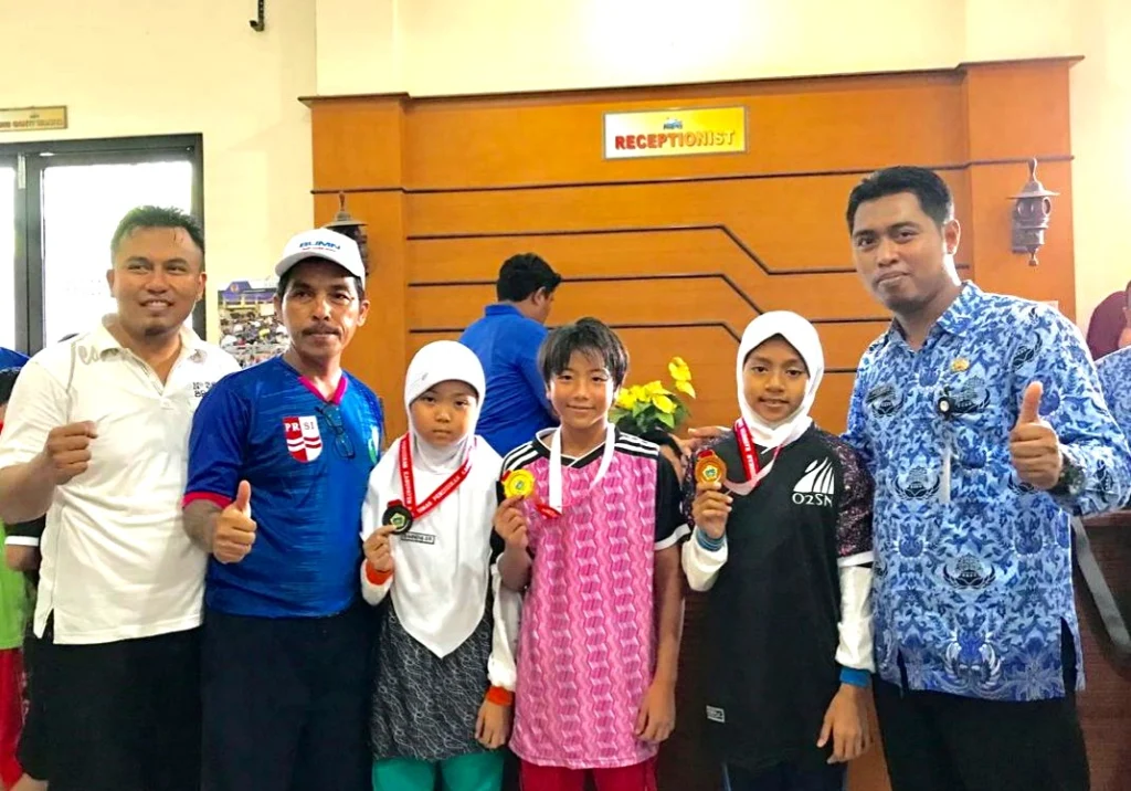 Obsesi Siswi SD Mugeb Ini Terbayar Tuntas di Cabang Renang O2SN Kabupaten