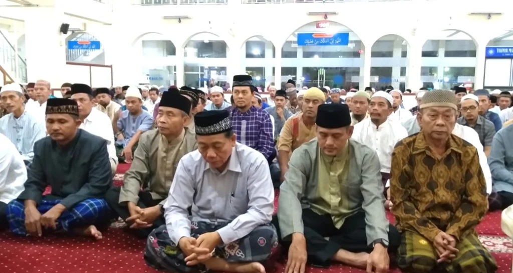 Inspiratif! Takmir Masjid Ini Menggalang Dana tanpa Proposal