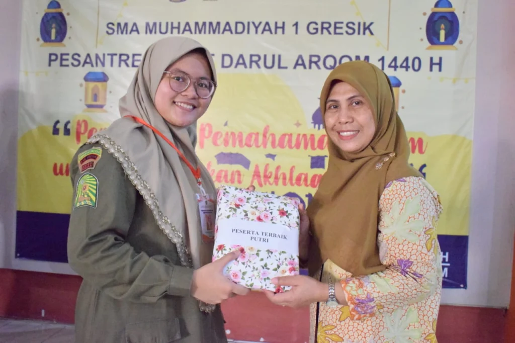 Tidak Pernah Melakukan Pelanggaran, Dua Siswa Ini Jadi Peserta Terbaik PKDA Smamsatu