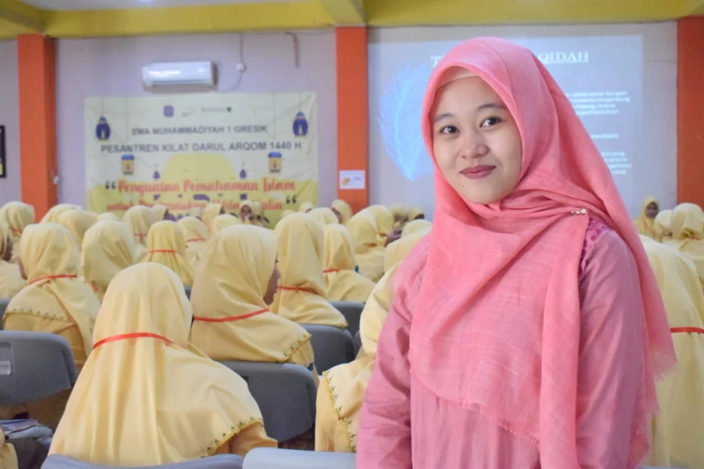 Suka Duka Jadi Ibu dari 20 Anak PKDA Smamsatu Gresik