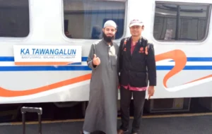 Pengalaman Pertama Syeikh Palestina Ini Naik Kereta Api: Indonesia Itu Indah