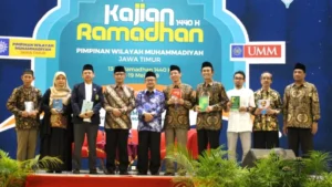 Menulis, Cara Pengasuh Ponpes Ini Beri Manfaat pada Orang Lain