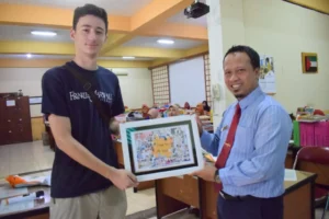 Tolong Sampaikan ke Teman-Teman Amerika, Umat Islam Indonesia Cinta Damai