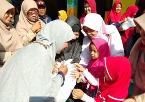 TK Aisyiyah 36 PPI Gresik Bagikan 305 Paket Sembako