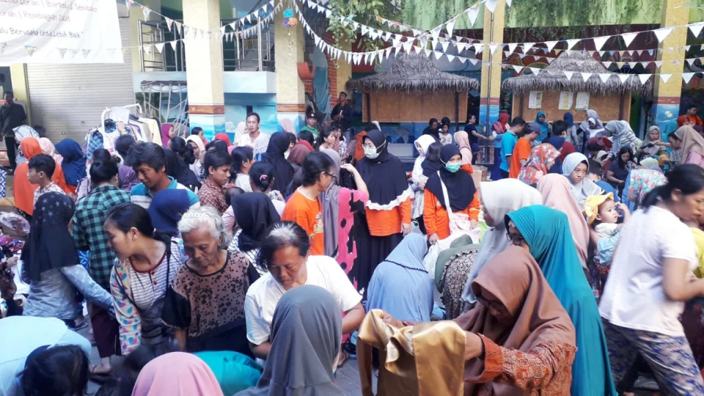 Bazar di Sekolah Kreatif Ini Diserbu Warga karena Harganya Murah, Jauh di Bawah Matahari