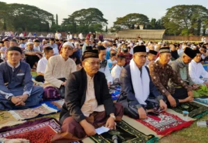 Ternyata Semua Ibadah Diawali Pengagungan Allah Diakhiri Beramal kepada Manusia