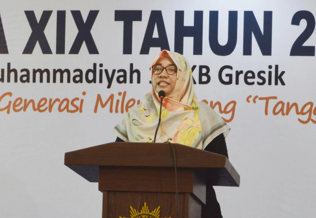 Ibrah Singa dan Domba dalam Wisuda SD Mugeb