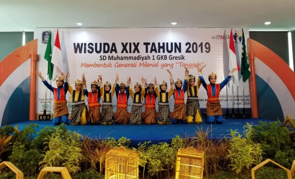 Tari Saman Rasa Remix Meriahkan Wisuda XIX 2019 SD Mugeb