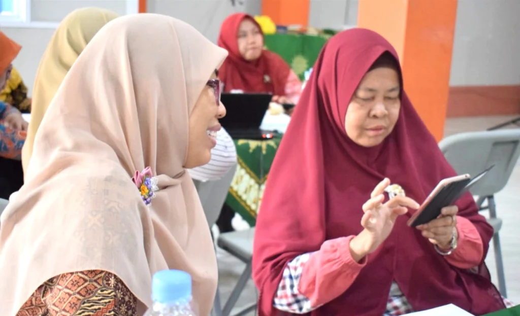 Hanya Dua Jam Berlatih, Guru-Karyawan Smamsatu Langsung Bisa Bikin Berita